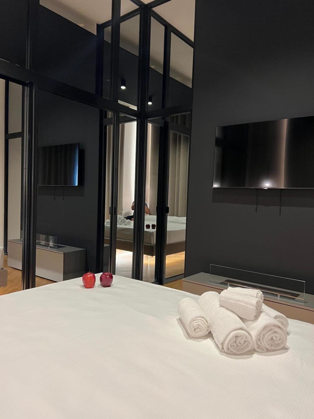 Brera Superior Apartment Near Duomo - Milan — Photos 1